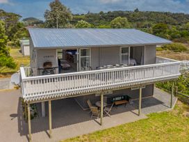 Recharge on Riverview - Cooks Beach Holiday Home -  - 1062810 - thumbnail photo 1