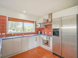 Recharge on Riverview - Cooks Beach Holiday Home -  - 1062810 - thumbnail photo 5