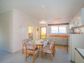 Cosy at Cooks - Cooks Beach Downstairs Unit -  - 1063796 - thumbnail photo 7