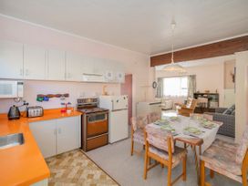 Cosy at Cooks - Cooks Beach Downstairs Unit -  - 1063796 - thumbnail photo 9