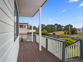 A Wave From It All - Waihi Beach Holiday Home -  - 1063798 - thumbnail photo 22