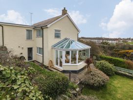 5 bedroom Cottage for rent in Amlwch