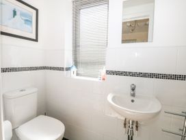 Flintstone Cottage - Norfolk - 1064261 - thumbnail photo 21
