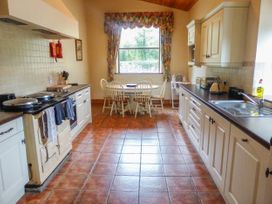 Hunter's Lodge - East Ireland - 1065127 - thumbnail photo 10