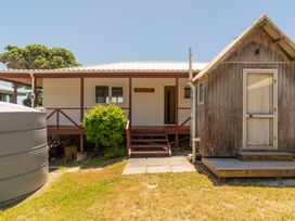 Poppy's Beach House - Beachfront Whangapoua Home -  - 1067295 - thumbnail photo 18