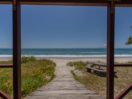 Poppy's Beach House - Beachfront Whangapoua Home -  - 1067295 - thumbnail photo 3