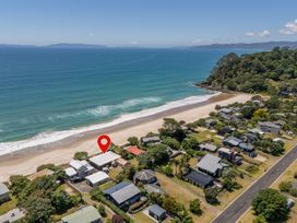 Poppy's Beach House - Beachfront Whangapoua Home -  - 1067295 - thumbnail photo 2