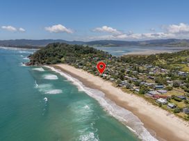 Poppy's Beach House - Beachfront Whangapoua Home -  - 1067295 - thumbnail photo 15