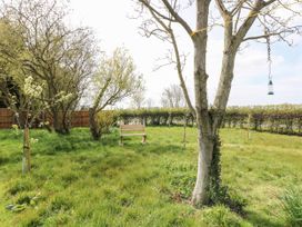 Orchard Barn - Norfolk - 1067302 - thumbnail photo 15