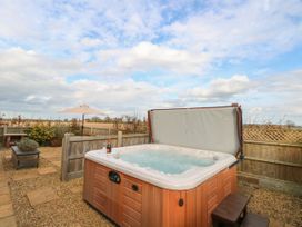 Spinney's Den - Norfolk - 1067874 - thumbnail photo 2