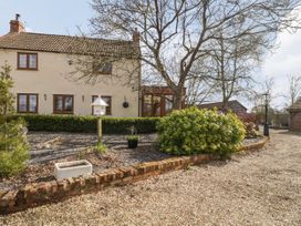 5 bedroom Cottage for rent in Craswall