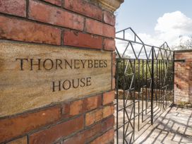 Thorneybees House - Somerset & Wiltshire - 1068263 - thumbnail photo 2