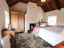 Big Hill Cottage - County Donegal - 1068419 - thumbnail photo 11
