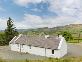 Big Hill Cottage - County Donegal - 1068419 - thumbnail photo 2