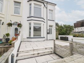 2 bedroom Cottage for rent in Porthcawl