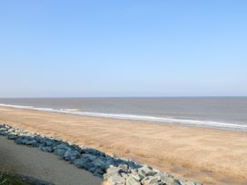 California Summers - Norfolk - 1068728 - thumbnail photo 14