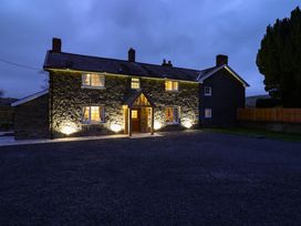 4 bedroom Cottage for rent in Caersws