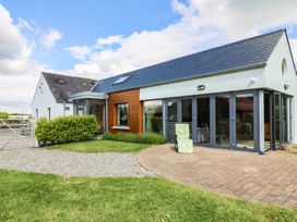 Cúl an Tí - East Ireland - 1069922 - thumbnail photo 1