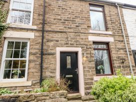 2 bedroom Cottage for rent in New Mills