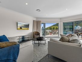 Home Sweet Home - Mt Maunganui Holiday Home -  - 1070273 - thumbnail photo 1
