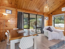 Bream Bay Sands - Ruakaka Holiday Home -  - 1071583 - thumbnail photo 10