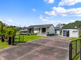 Bream Bay Sands - Ruakaka Holiday Home -  - 1071583 - thumbnail photo 15