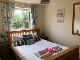 Lighthouse Apartment - North Yorkshire (incl. Whitby) - 1072666 - thumbnail photo 9