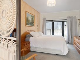 Oceanbeach Rendezvous - Mt Maunganui Holiday Home -  - 1072873 - thumbnail photo 9