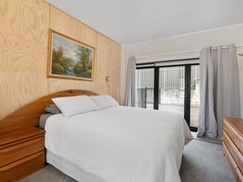 Oceanbeach Rendezvous - Mt Maunganui Holiday Home -  - 1072873 - thumbnail photo 10