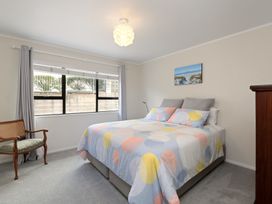Oceanbeach Rendezvous - Mt Maunganui Holiday Home -  - 1072873 - thumbnail photo 11