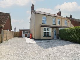 4 bedroom Cottage for rent in Happisburgh