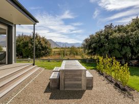 Bull Ridge Escape -  Wanaka Holiday Home -  - 1077043 - thumbnail photo 16