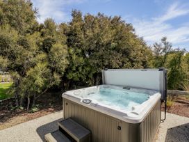 Bull Ridge Escape -  Wanaka Holiday Home -  - 1077043 - thumbnail photo 21