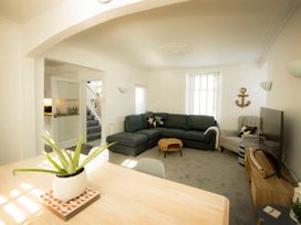 3 bedroom Cottage for rent in Cullen