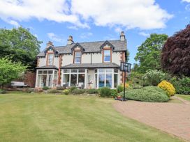 4 bedroom Cottage for rent in Melmerby