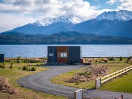 Tiny Piece of Paradise - Te Anau Tiny House -  - 1079033 - thumbnail photo 9