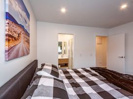 New Snowberry Chalet - Ohakune Holiday Home -  - 1079336 - thumbnail photo 12