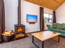 New Snowberry Chalet - Ohakune Holiday Home -  - 1079336 - thumbnail photo 5