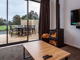 New Snowberry Chalet - Ohakune Holiday Home -  - 1079336 - thumbnail photo 4