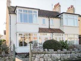 3 bedroom Cottage for rent in Rhos-on-Sea