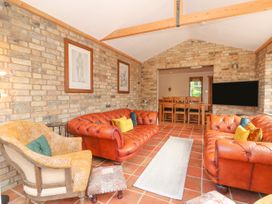 Coronation Cottage - Norfolk - 1079613 - thumbnail photo 2