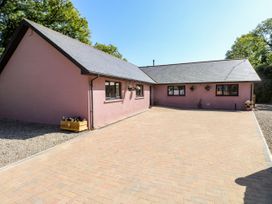 4 bedroom Cottage for rent in Narberth