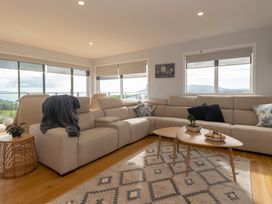 Luxury Lookout - Cable Bay Holiday Home -  - 1082171 - thumbnail photo 6