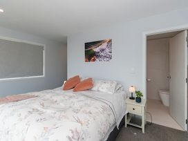 Luxury Lookout - Cable Bay Holiday Home -  - 1082171 - thumbnail photo 15