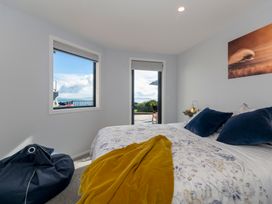 Luxury Lookout - Cable Bay Holiday Home -  - 1082171 - thumbnail photo 23