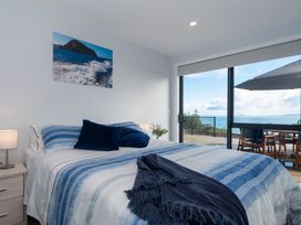Luxury Lookout - Cable Bay Holiday Home -  - 1082171 - thumbnail photo 29