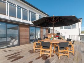 Luxury Lookout - Cable Bay Holiday Home -  - 1082171 - thumbnail photo 30