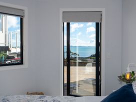 Luxury Lookout - Cable Bay Holiday Home -  - 1082171 - thumbnail photo 24