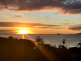 Luxury Lookout - Cable Bay Holiday Home -  - 1082171 - thumbnail photo 34