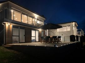 Luxury Lookout - Cable Bay Holiday Home -  - 1082171 - thumbnail photo 33
